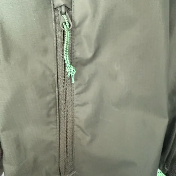 Under Armour Women's Green Utility Jacket - Picture 7 of 8